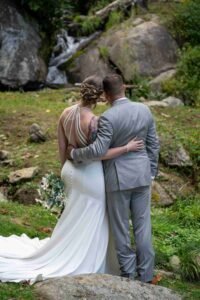 Micro Wedding vs. Elopement